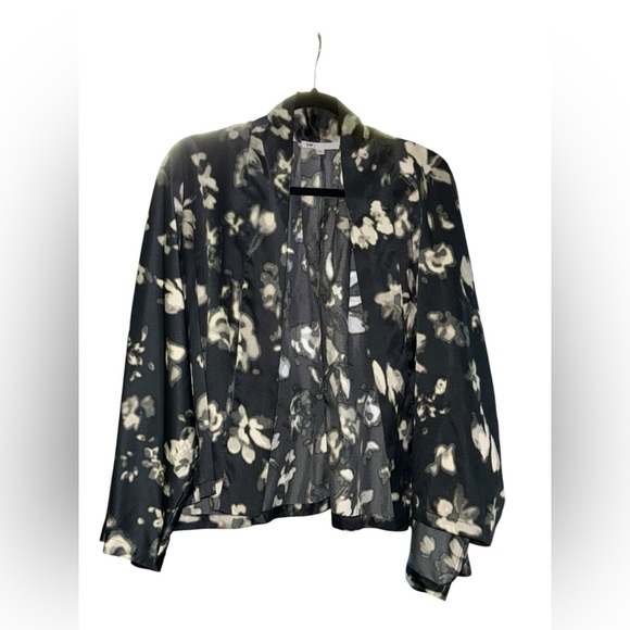 DR2 Sweaters - DR2 Floral Print Short Kimono